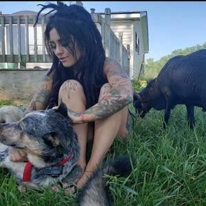 Meet your Posher, Leeah